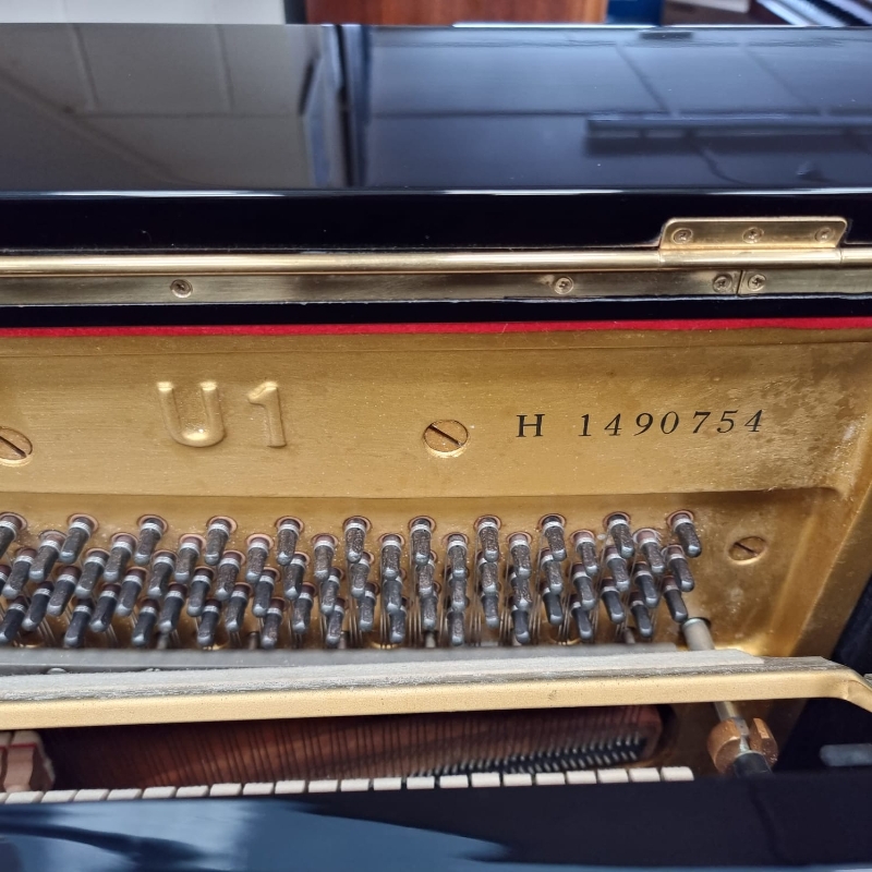 Yamaha U1H