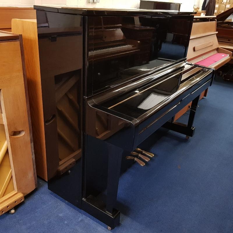 Yamaha U1M upright Piano in Black – Gallery image – Roberts Pianos Oxford
