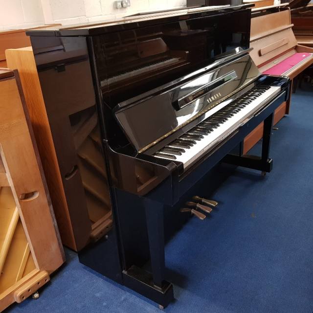 Yamaha U1M upright Piano in Black – Inventory thumbnail – Roberts Pianos Oxford