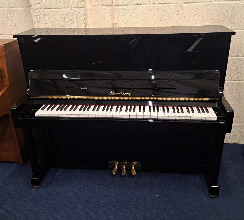 Wendl & Lung (Feurich) 122 upright Piano in black – Gallery image – Roberts Pianos Oxford