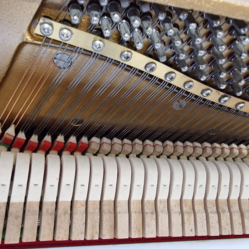 Welmar upright Piano in mahogany – Gallery image – Roberts Pianos Oxford