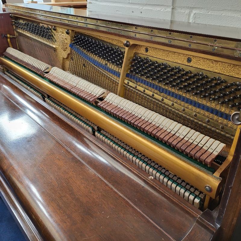 Bluthner upright Piano in mahogany – Gallery image – Roberts Pianos Oxford
