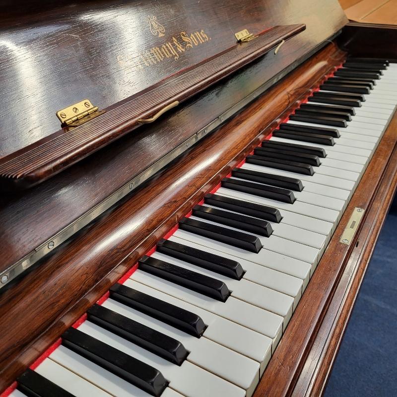 Steinway upright Piano in rosewood – Gallery image – Roberts Pianos Oxford