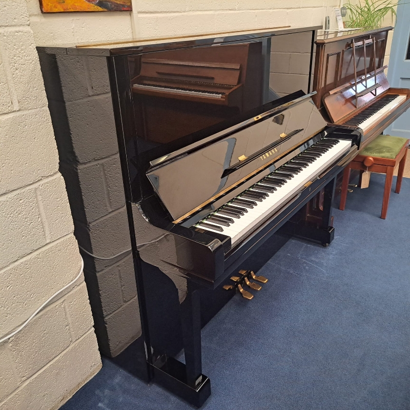 Yamaha U3H