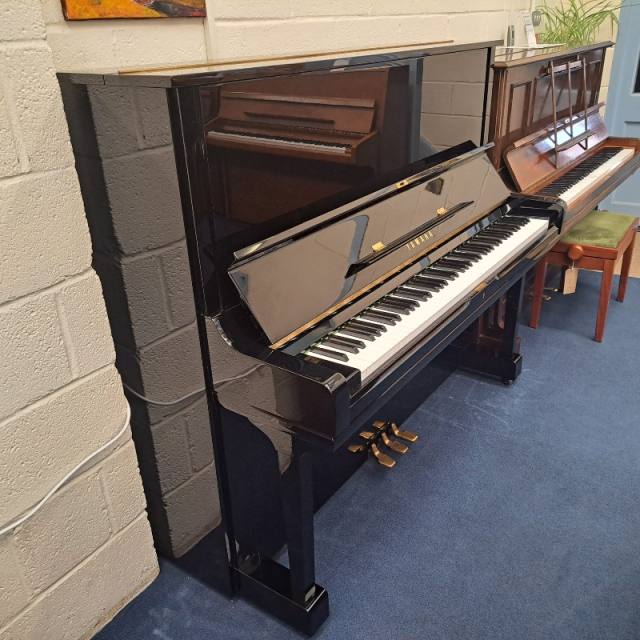 Yamaha U3H upright Piano in black polyester – Inventory thumbnail – Roberts Pianos Oxford