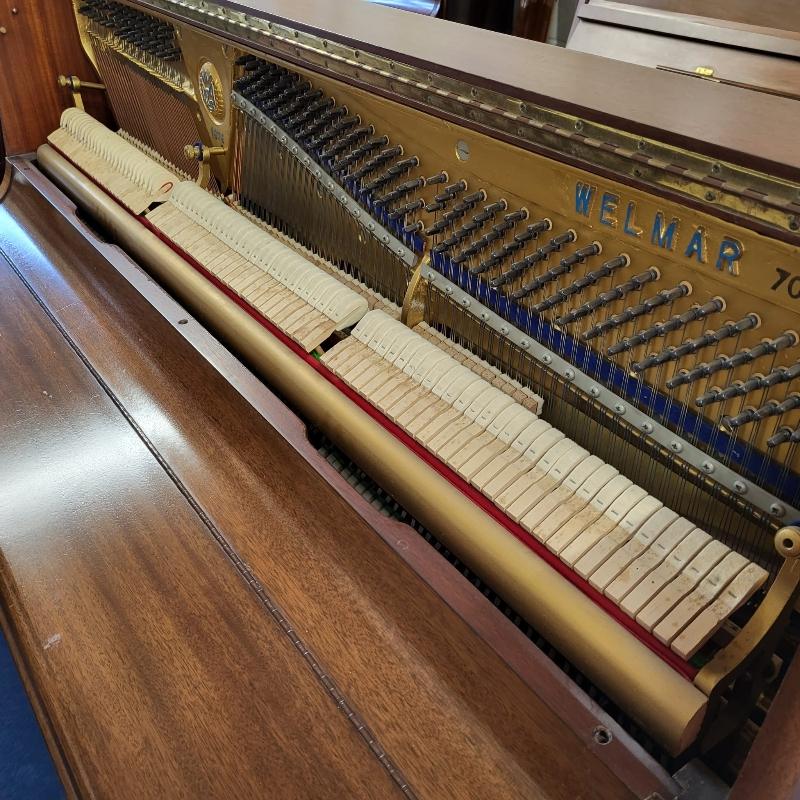 Welmar upright Piano in mahogany – Gallery image – Roberts Pianos Oxford