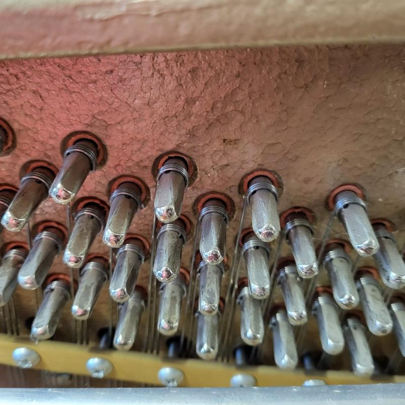 Knight upright Piano in mahogany – Gallery image – Roberts Pianos Oxford