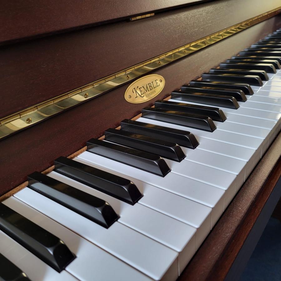 Kemble Oxford upright Piano in Mahogany – Gallery image – Roberts Pianos Oxford