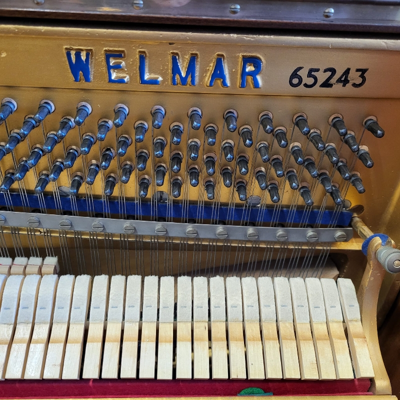 Welmar upright Piano in mahogany – Gallery image – Roberts Pianos Oxford