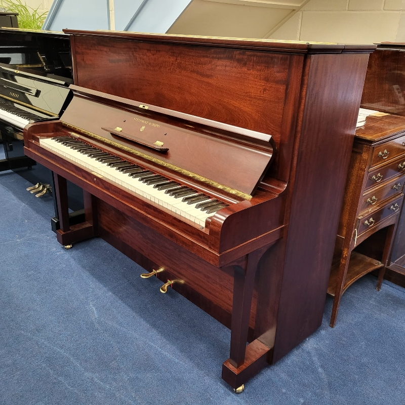 Steinway V