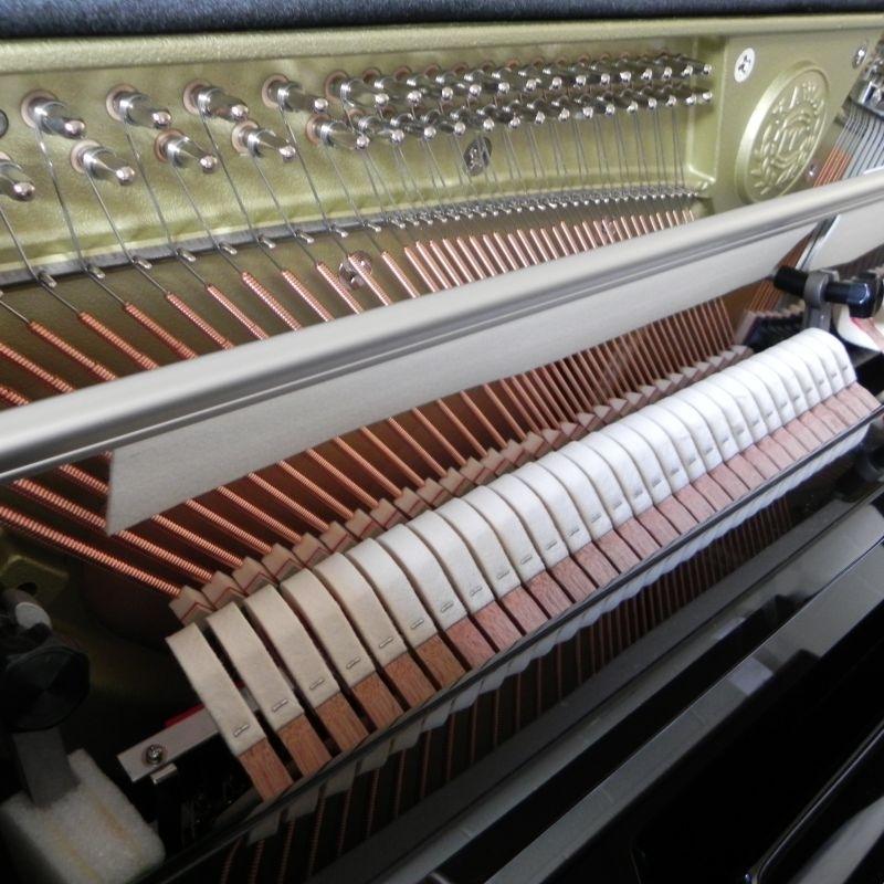 Kawai K-200 upright Piano in Black Gloss – Gallery image – Roberts Pianos Oxford