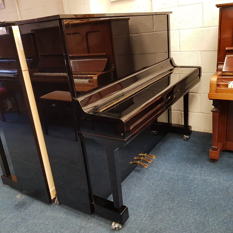 Yamaha U3M