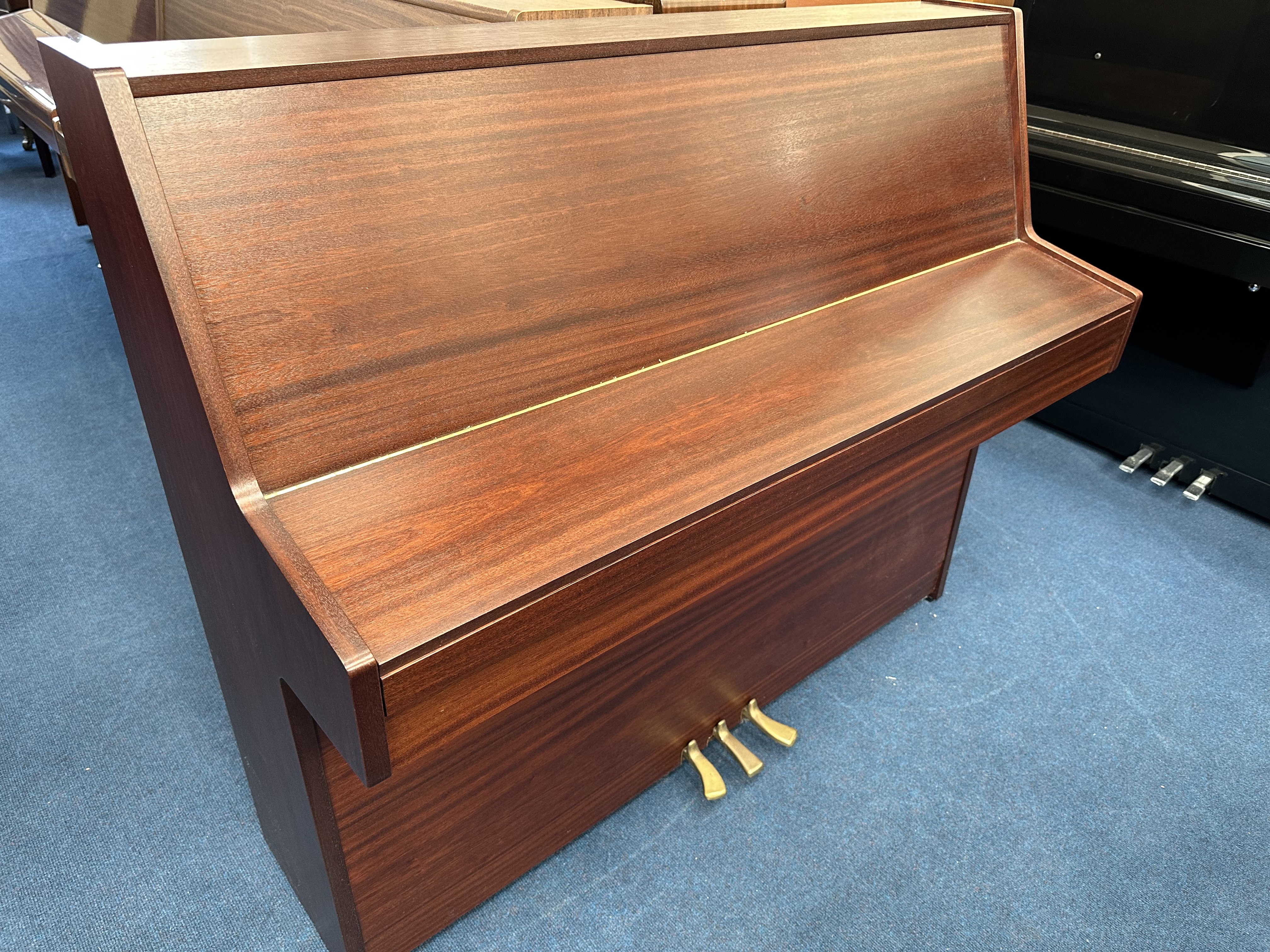 Kemble Compact