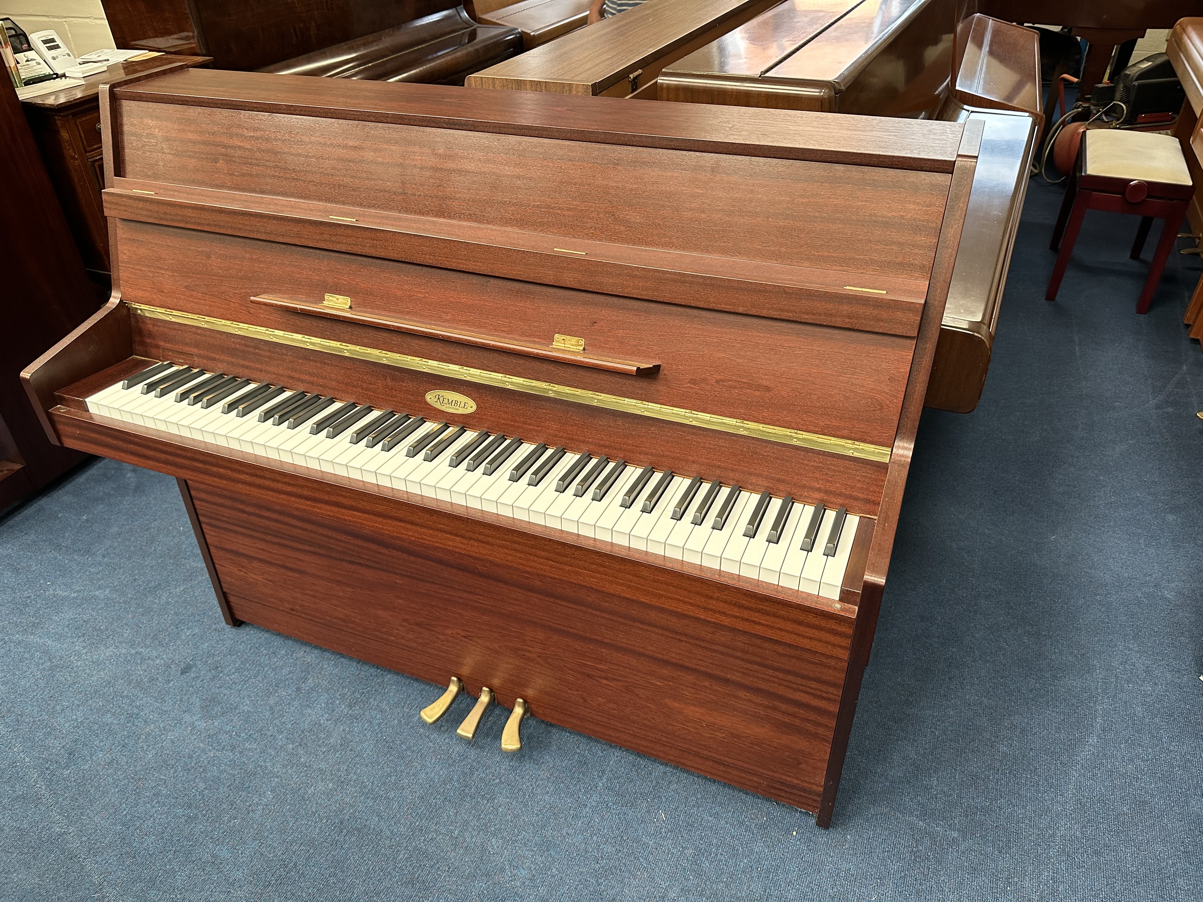 Kemble Compact