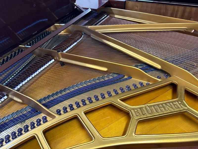 Bluthner IV grand Piano in mahogany – Gallery image – Roberts Pianos Oxford