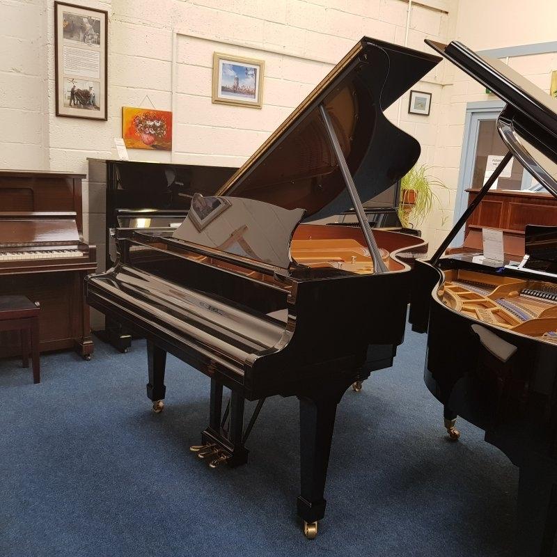 Steinway M grand Piano in Black polyester – Gallery image – Roberts Pianos Oxford