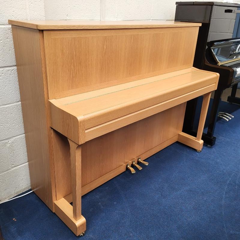 Kemble Concerto upright Piano in Light oak – Gallery image – Roberts Pianos Oxford
