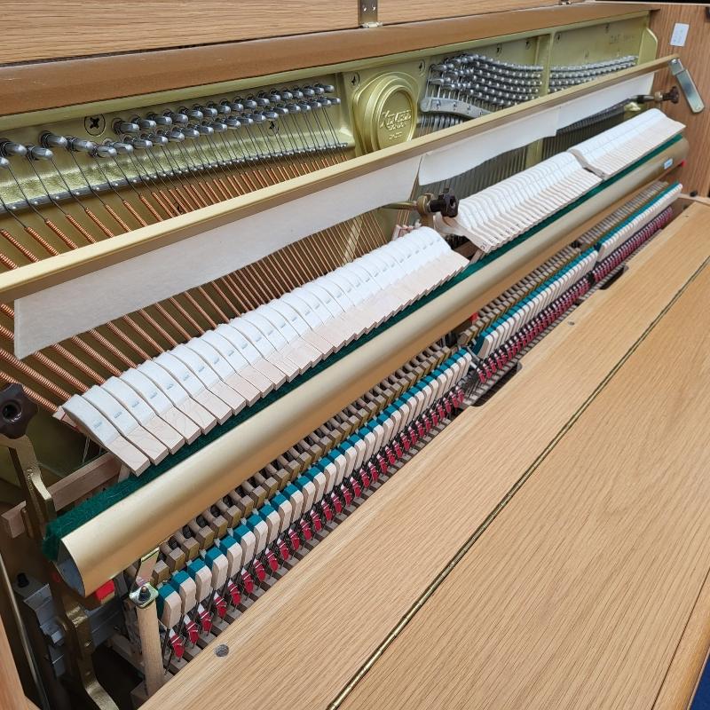 Kemble Concerto upright Piano in Light oak – Gallery image – Roberts Pianos Oxford