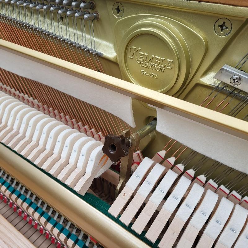 Kemble Concerto upright Piano in Light oak – Gallery image – Roberts Pianos Oxford