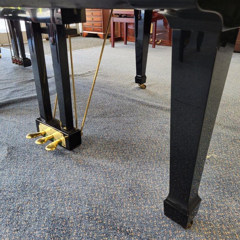 Samick SG140 grand Piano in black polyester – Gallery image – Roberts Pianos Oxford