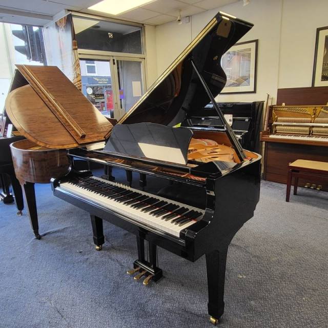 Yamaha C1 grand Piano in bright black – Inventory thumbnail – Roberts Pianos Oxford
