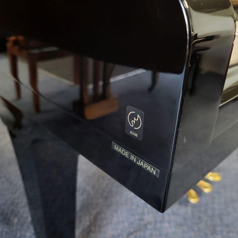 Yamaha C1 grand Piano in bright black – Gallery image – Roberts Pianos Oxford