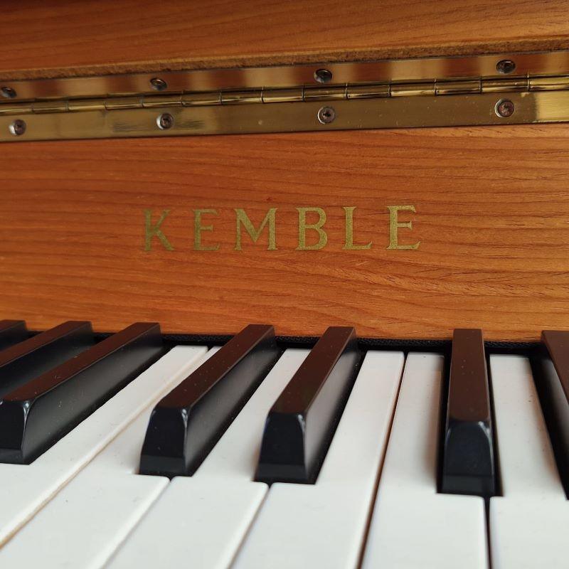 Kemble Compact upright Piano in medium mahogany – Gallery image – Roberts Pianos Oxford