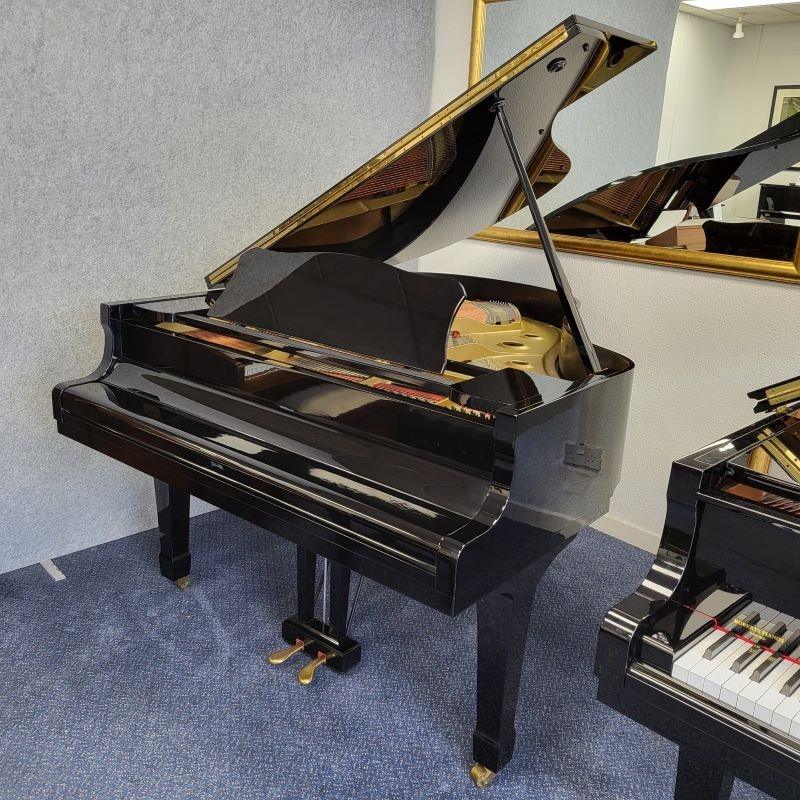 Yamaha G2 grand Piano in black – Gallery image – Roberts Pianos Oxford