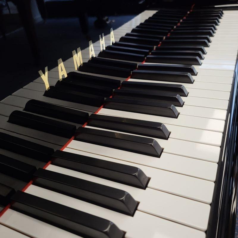 Yamaha G2 grand Piano in black – Gallery image – Roberts Pianos Oxford