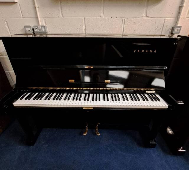Yamaha U1D upright Piano in Black polyester – Inventory thumbnail – Roberts Pianos Oxford
