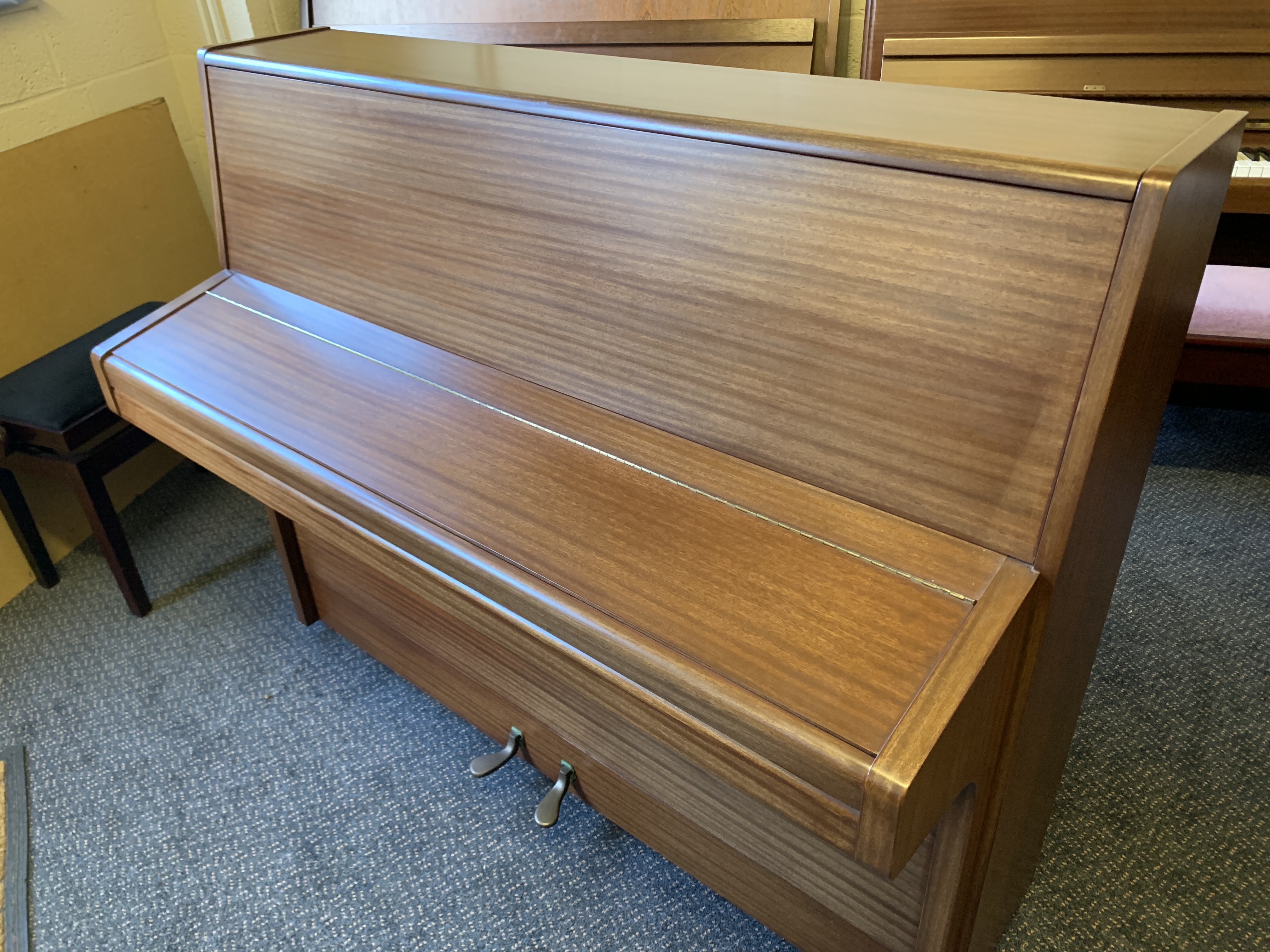 Knight K10 upright Piano in mahogany – Gallery image – Roberts Pianos Oxford