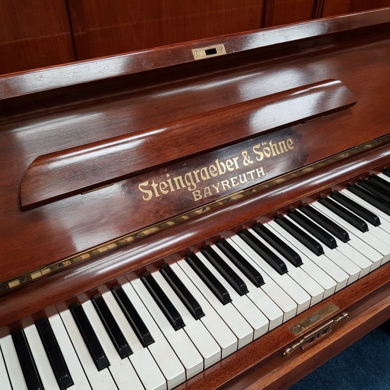 Steingraeber & Sohne 135 upright Piano in mahogany – Gallery image – Roberts Pianos Oxford