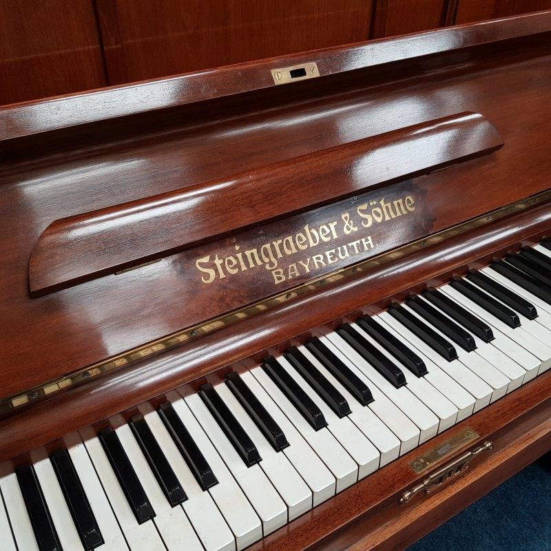 Steingraeber & Sohne 135 upright Piano in mahogany – Gallery image – Roberts Pianos Oxford
