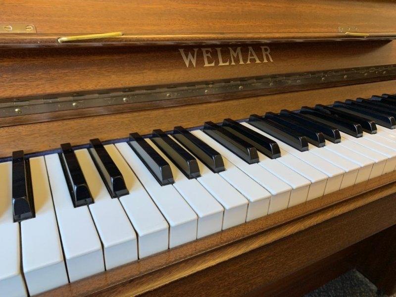 Welmar upright Piano in mahogany – Gallery image – Roberts Pianos Oxford