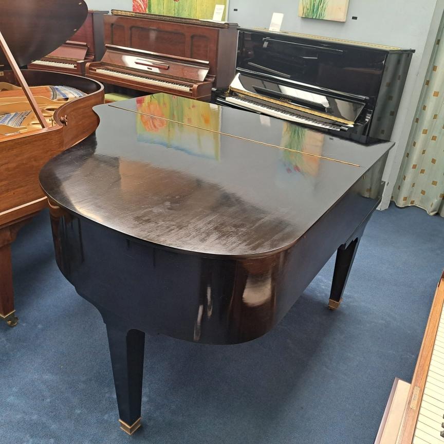 Bluthner style IVa grand Piano in ebonised – Gallery image – Roberts Pianos Oxford