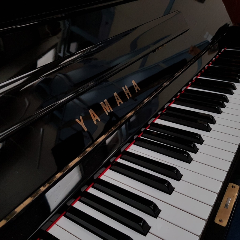 Yamaha U3