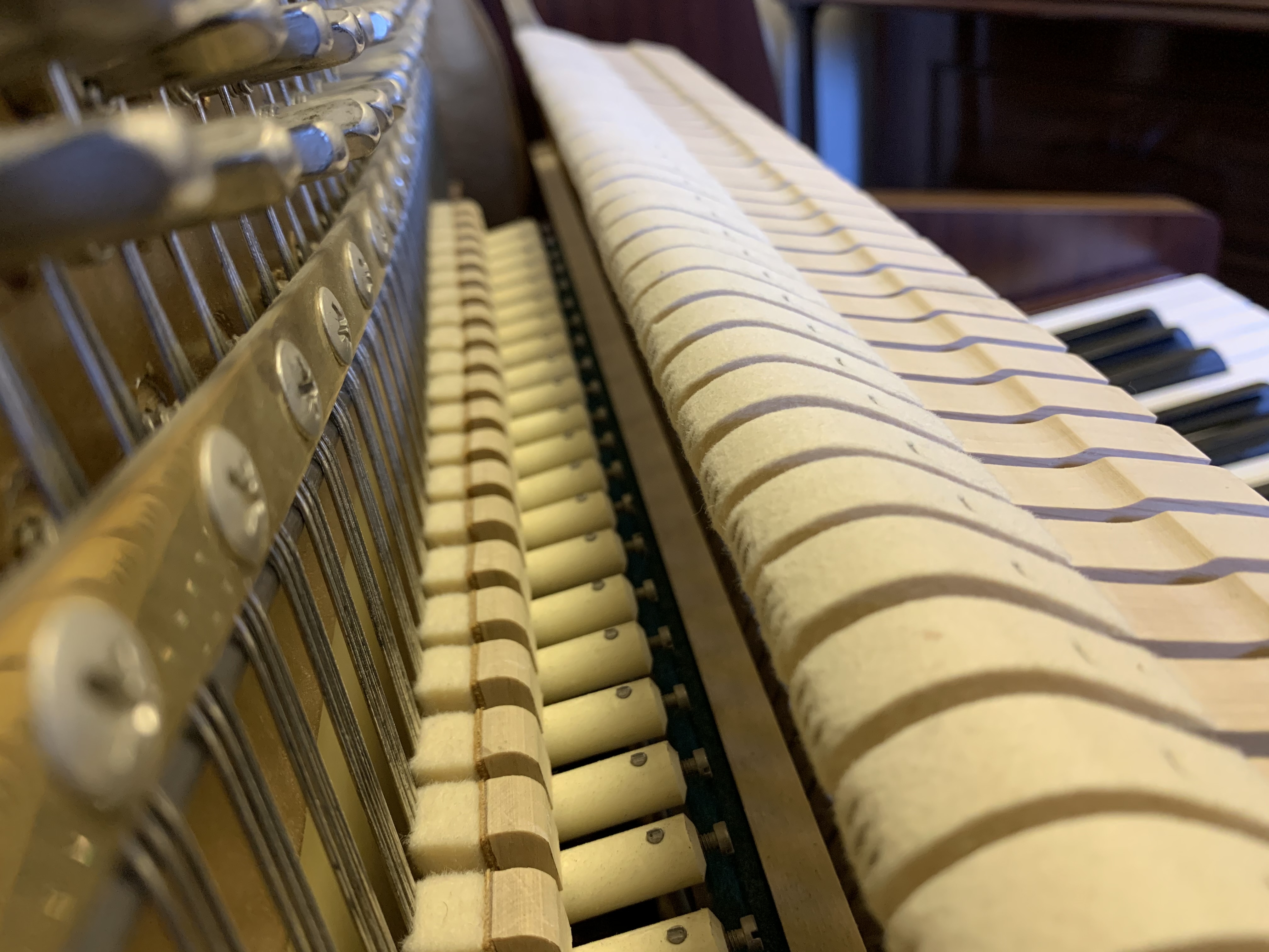 Knight K10 upright Piano in mahogany – Gallery image – Roberts Pianos Oxford