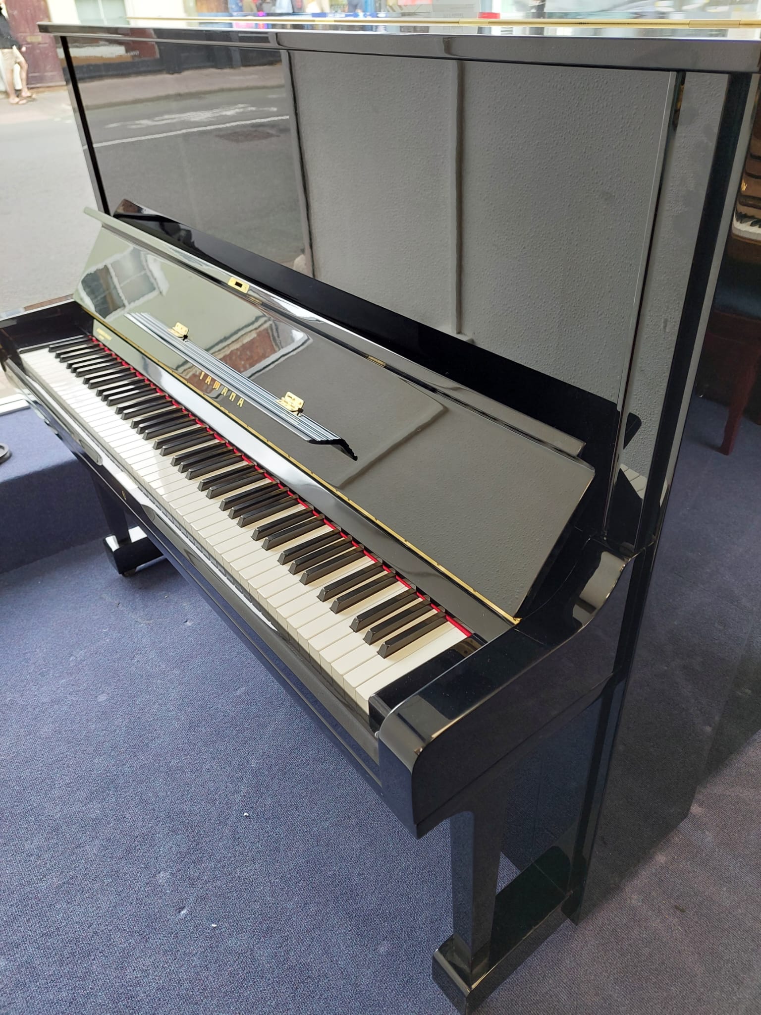 Yamaha U3H Upright Piano in Black Polyester – Gallery image – Roberts Pianos Oxford