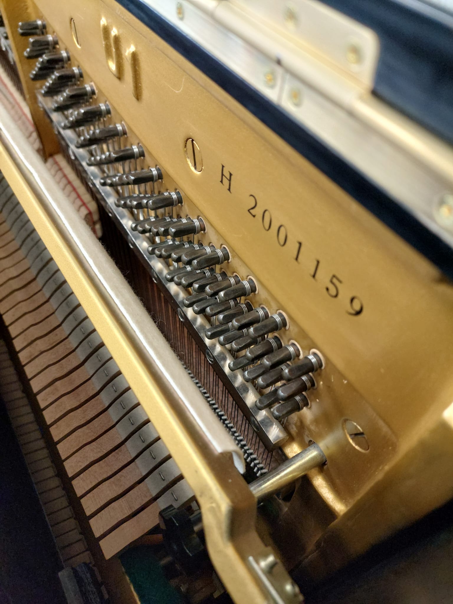 Yamaha U1H Upright Piano in Black Polyester – Gallery image – Roberts Pianos Oxford