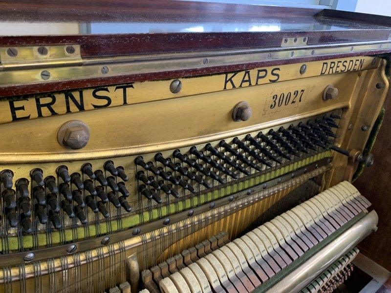 Kaps 135 upright Piano in mahogany/rosewood – Gallery image – Roberts Pianos Oxford