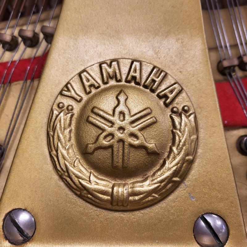 Yamaha G3E grand Piano in Black Polyester – Gallery image – Roberts Pianos Oxford