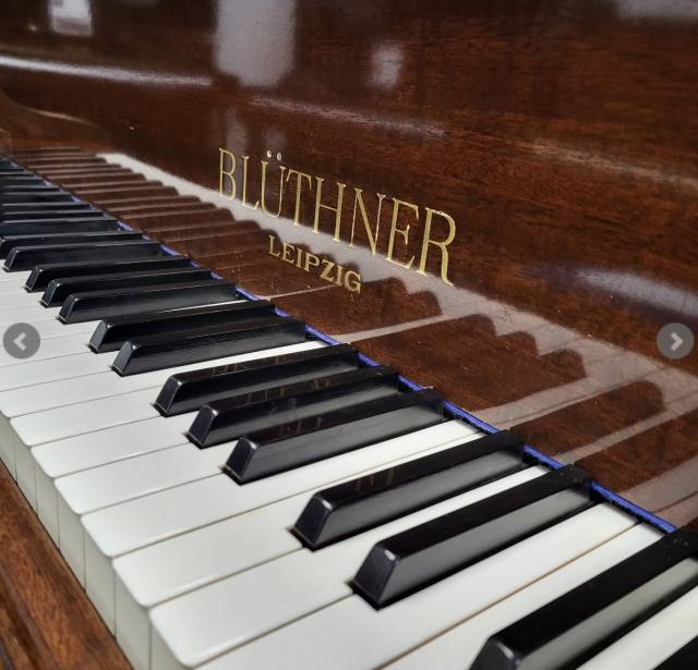 Bluthner IV grand Piano in Mahogany – Inventory thumbnail – Roberts Pianos Oxford