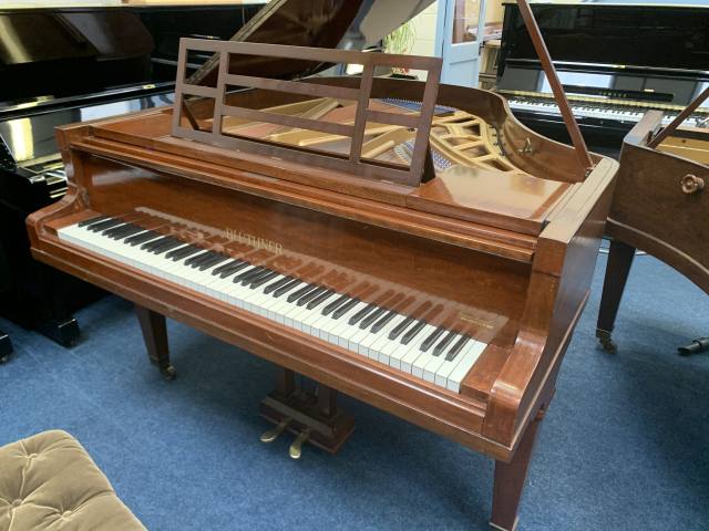 Bluthner Style IVa grand Piano in flamed mahogany – Inventory thumbnail – Roberts Pianos Oxford