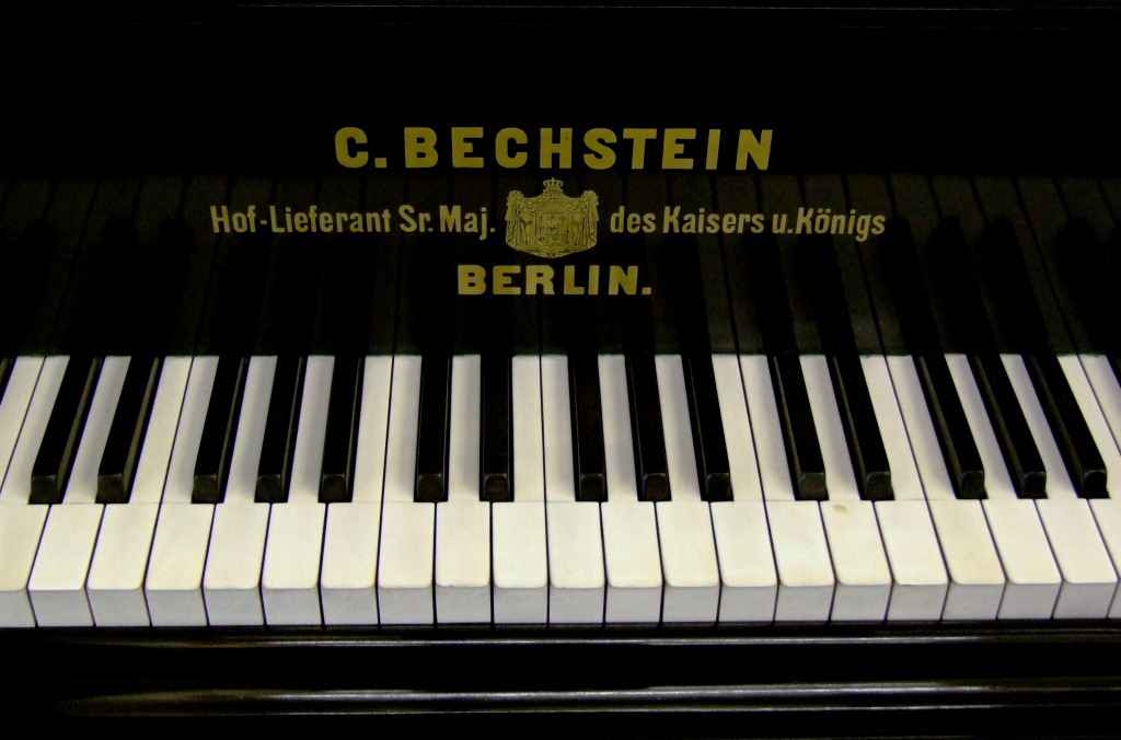 Bechstein model V