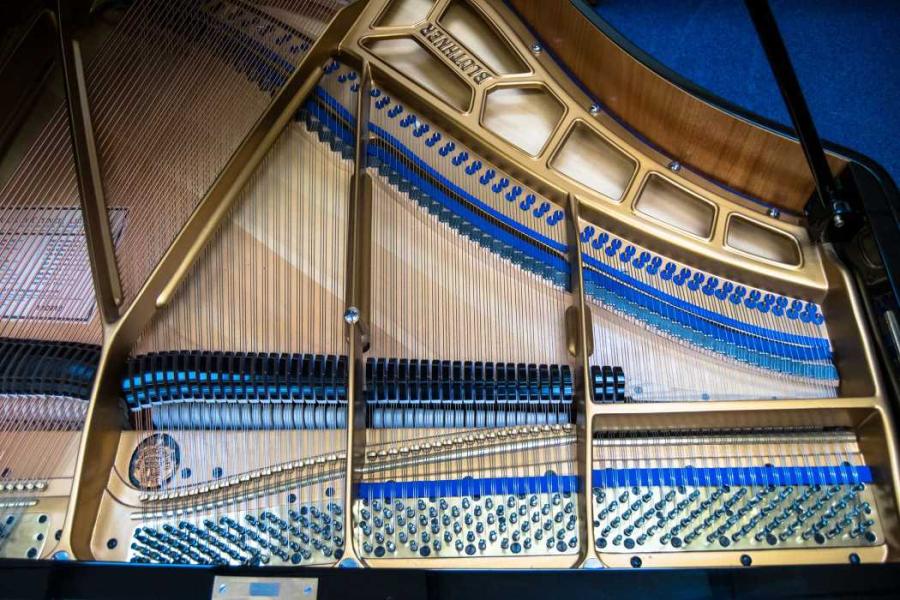 Bluthner style IV Grand Piano – Gallery image – Roberts Pianos Oxford