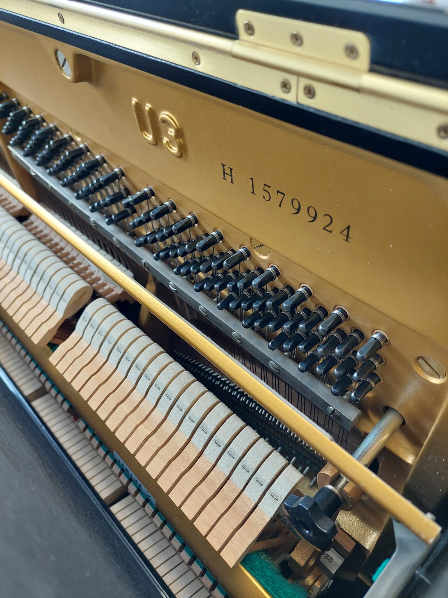 Yamaha U3H Upright Piano in Black Polyester – Gallery image – Roberts Pianos Oxford