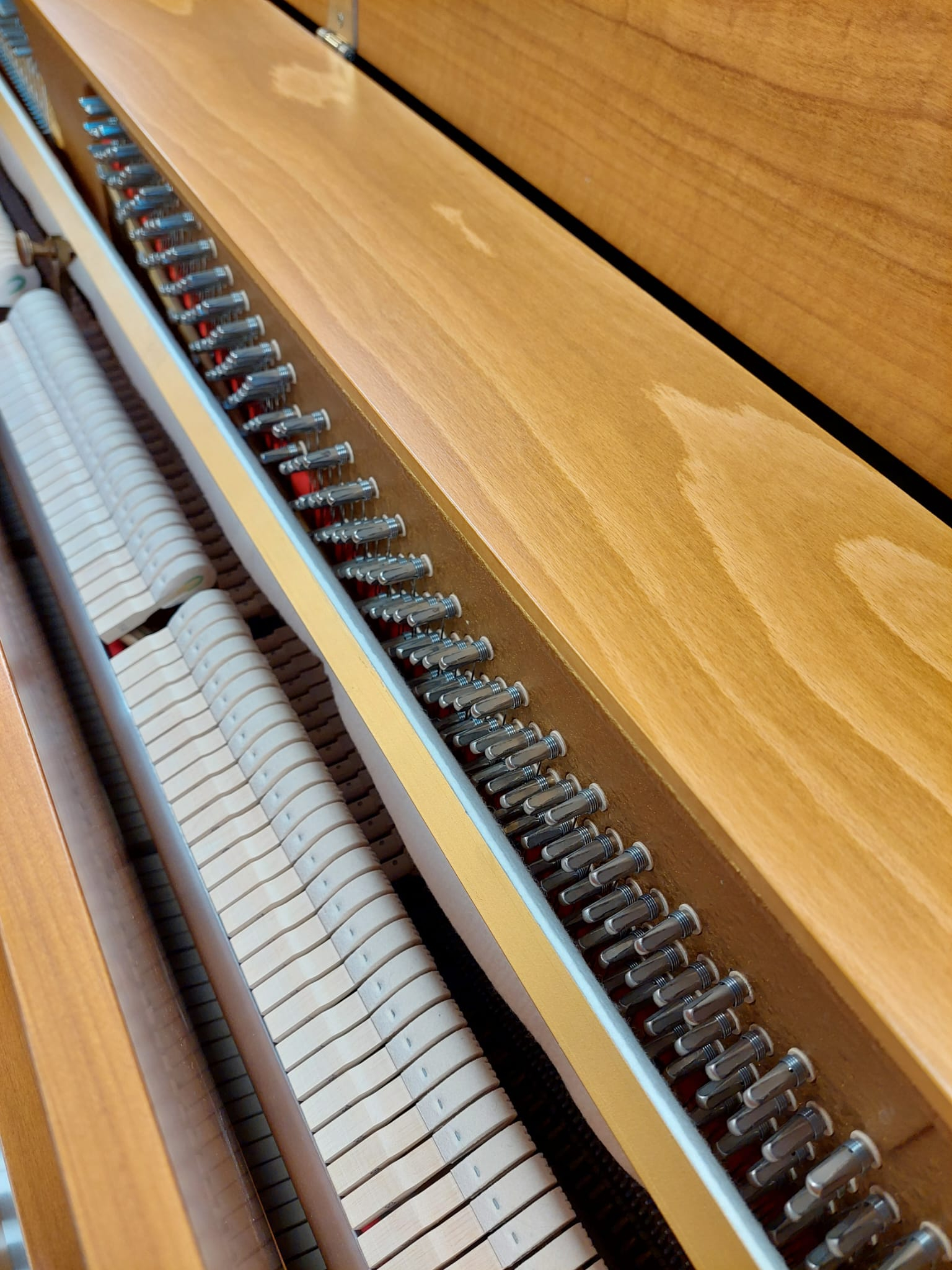 Haessler H118 upright Piano in Cherry veneer – Gallery image – Roberts Pianos Oxford