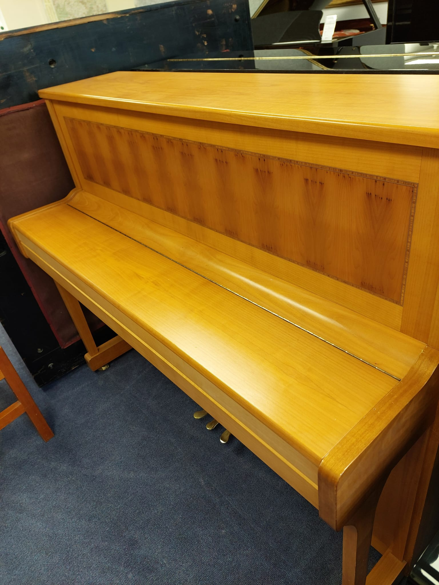 Haessler H118 upright Piano in Cherry veneer – Gallery image – Roberts Pianos Oxford