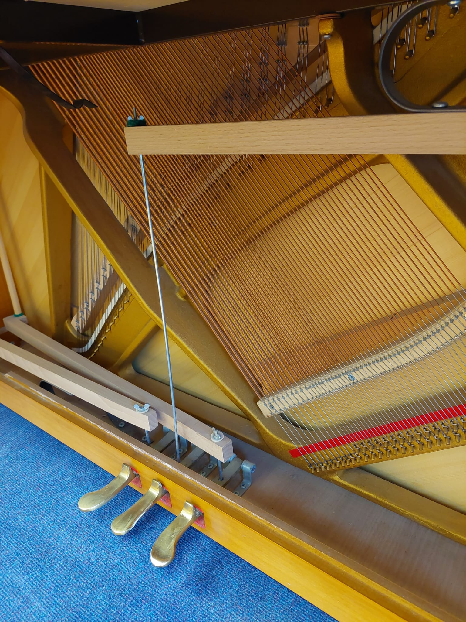 Haessler H118 upright Piano in Cherry veneer – Gallery image – Roberts Pianos Oxford
