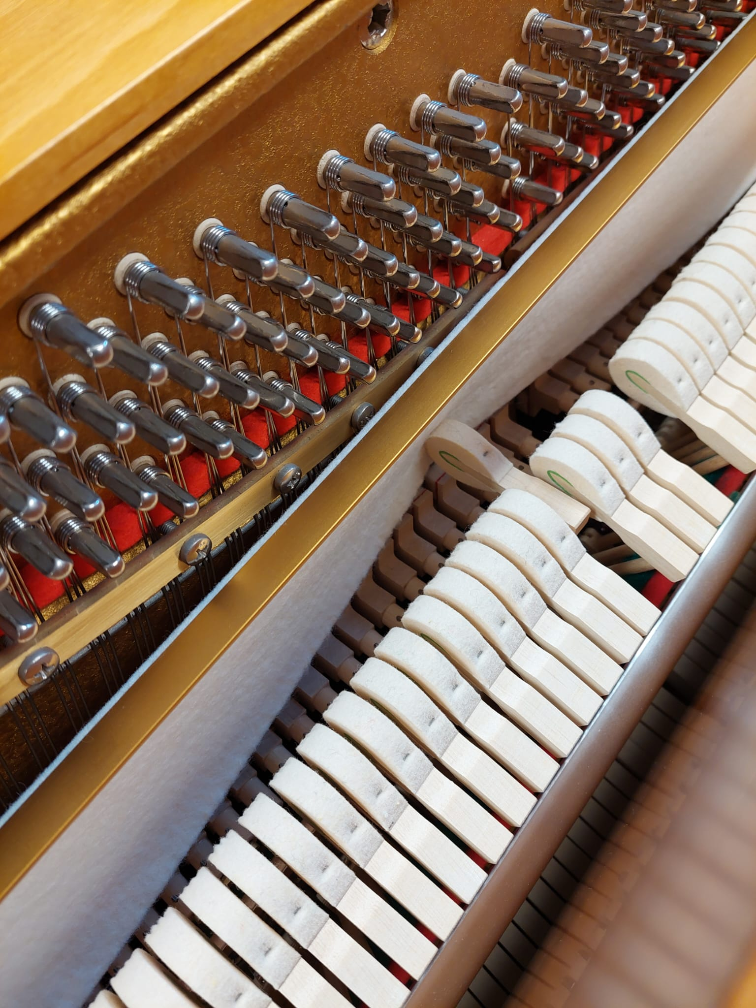 Haessler H118 upright Piano in Cherry veneer – Gallery image – Roberts Pianos Oxford